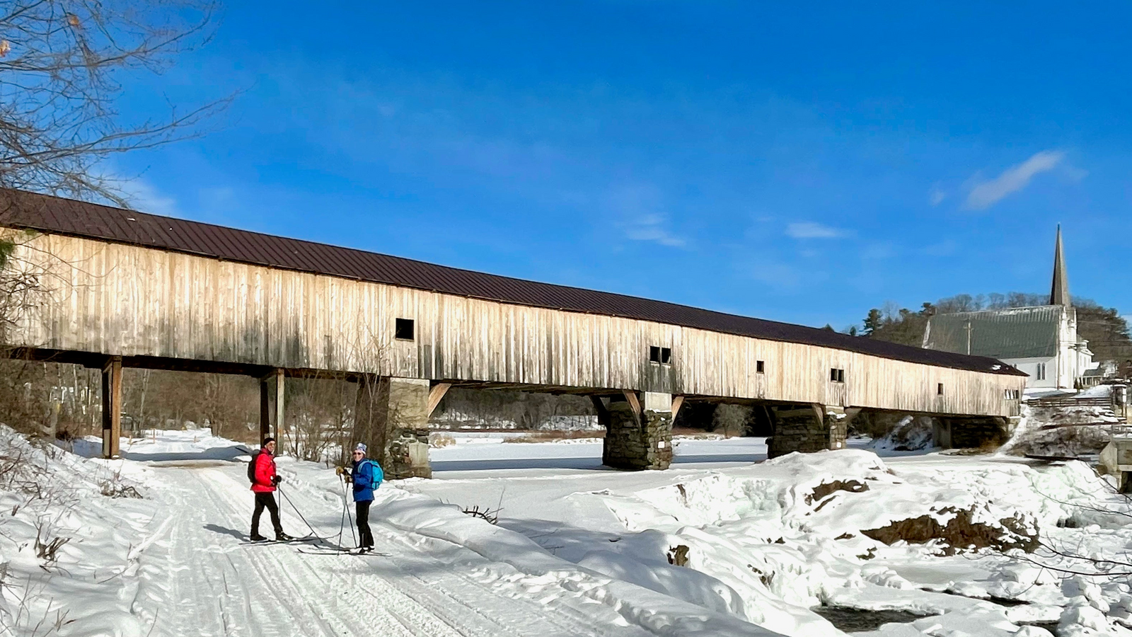 Cross Country Skiers on the xNHAT trail