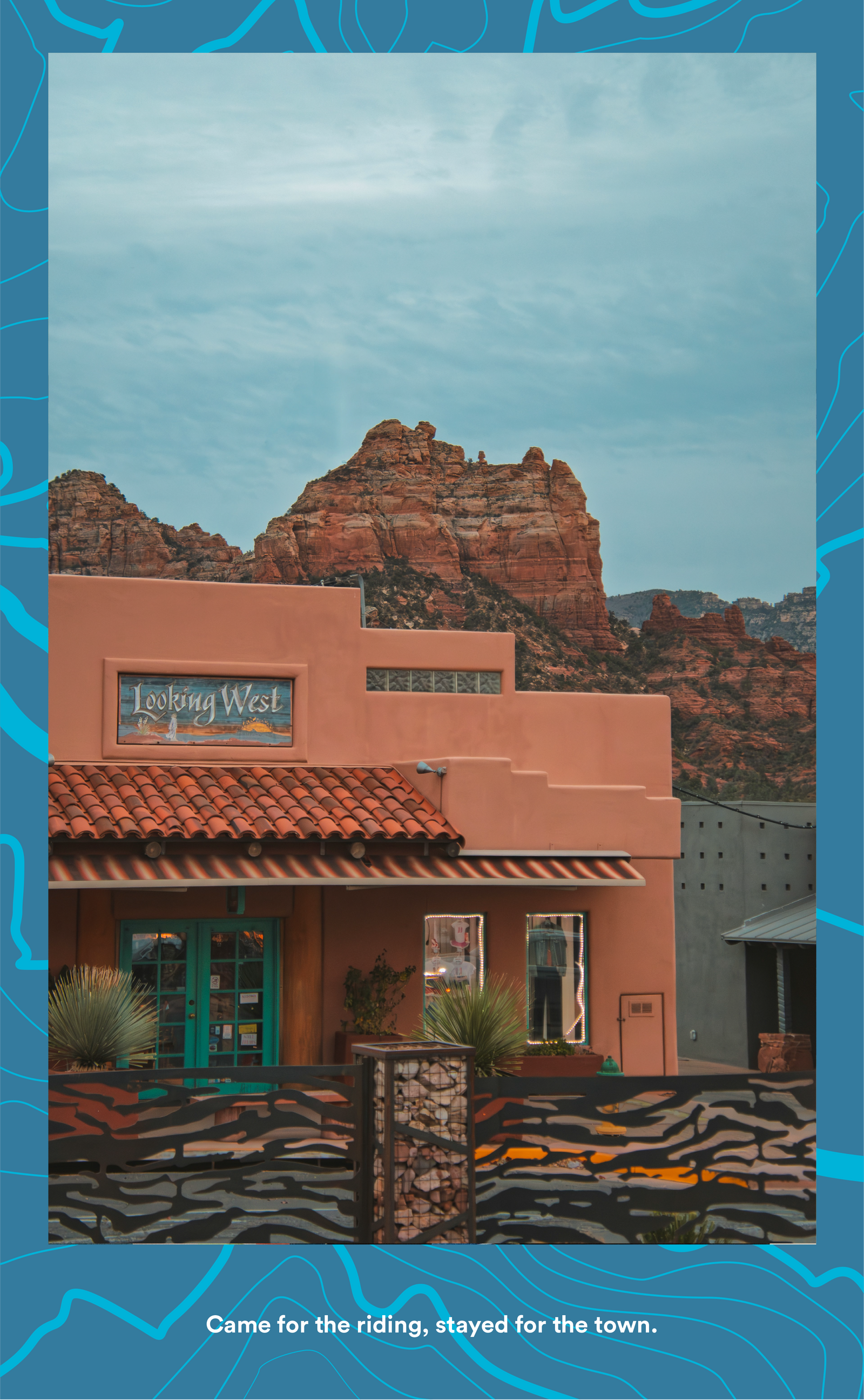 A Sedona shop with a red rock mountain behind it. Photographer Gabriel Tovar